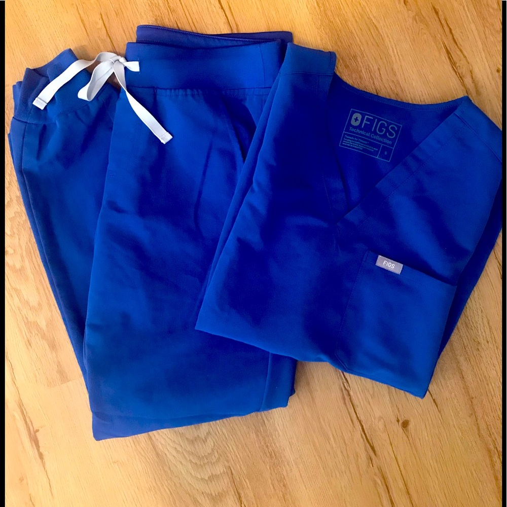 Figs Winning Blue scrub set (size small)
